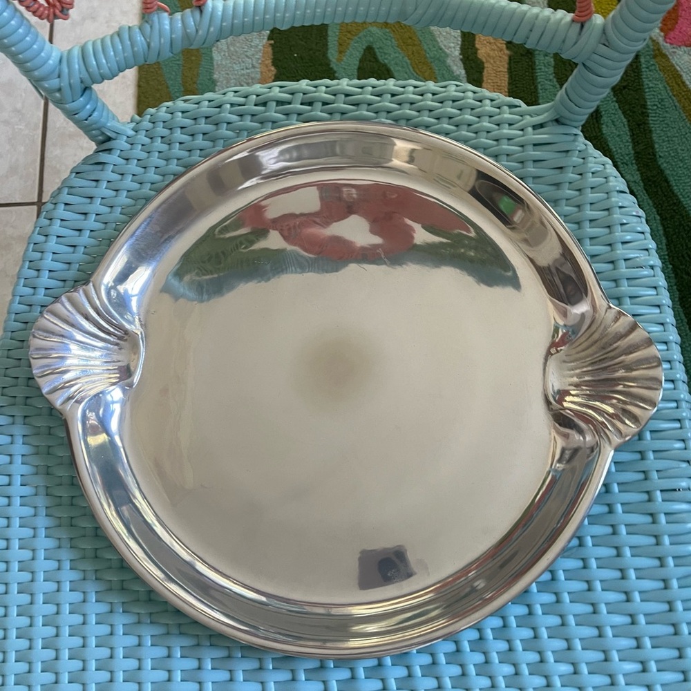 WILTON ARMETALE ROUND PEWTER TRAY WITH SCALLOPED SEASHELL HANDLES